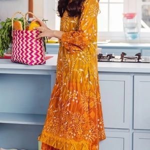 Nureh 2 piece lawn embodied dress salwarkaneez small